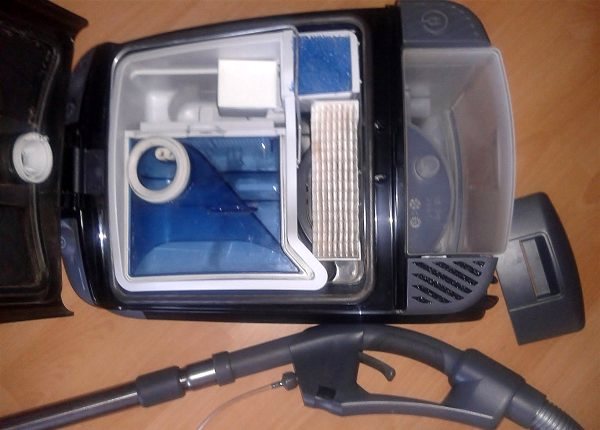  Резервоари в прахосмукачка