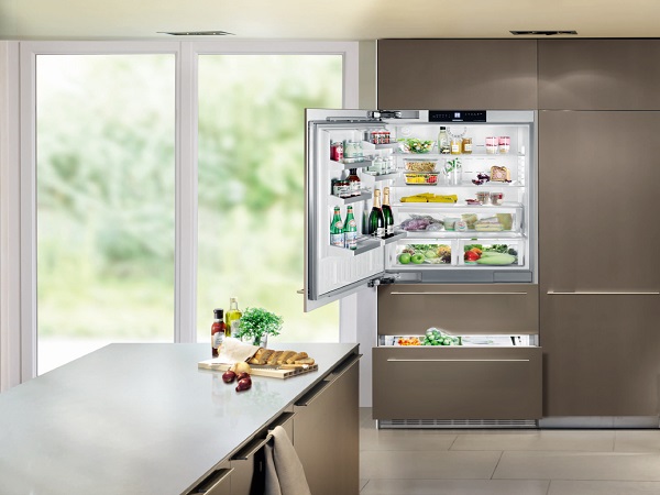  Хладилник в интериора