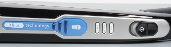  Включете дръжката на прахосмукачката