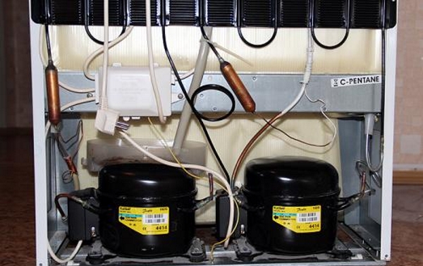  Хладилник с два компресора