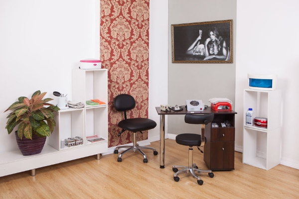  Работно място за маникюр