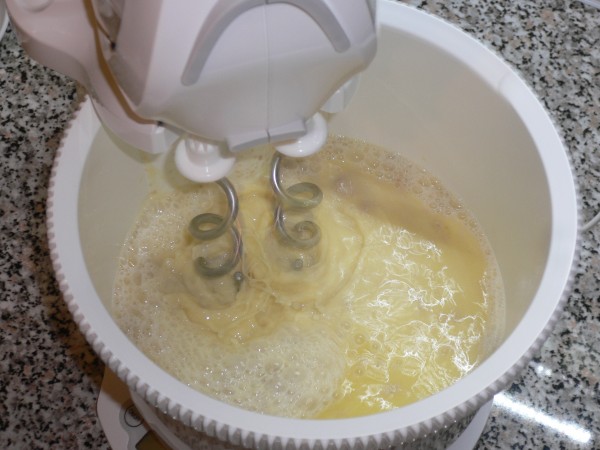  Тесто в миксер