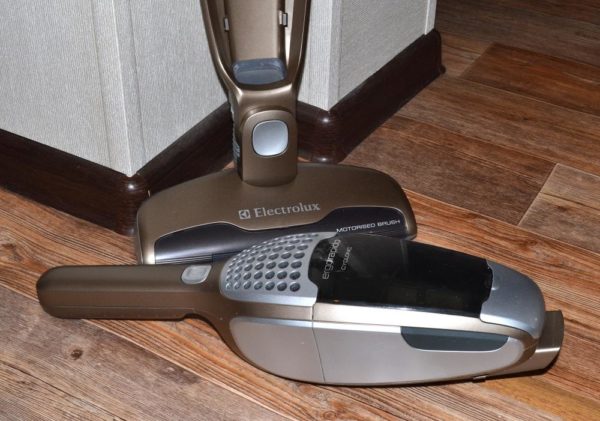  Сваляща се мини прахосмукачка