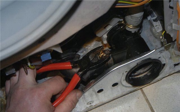 Сваляне на помпата