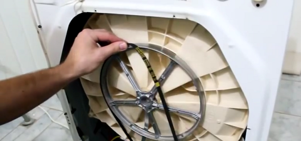  Задвижвайте ремъка