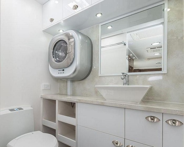  Пералня на стената