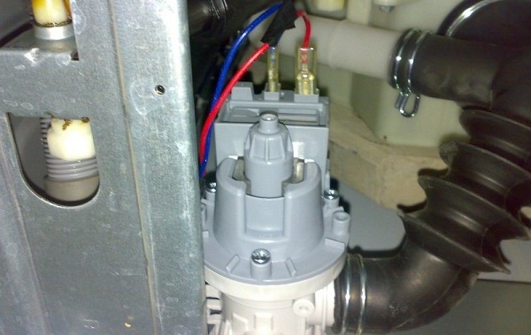  Помпата на пералната машина