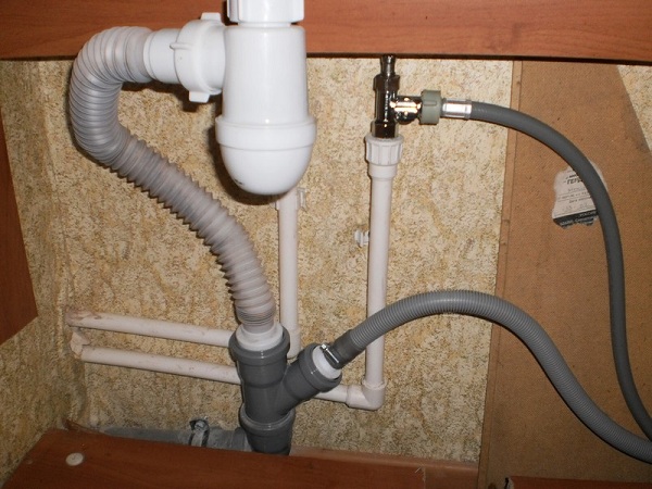  Свързване на маркуча