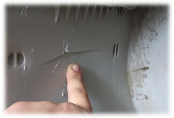  Пластмасова пукнатина