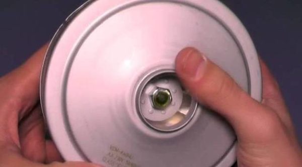  Структура на двигателя, съдържаща гайка