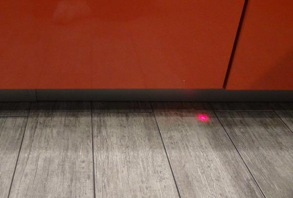  Лампа на пода