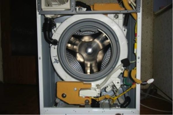  Предния панел