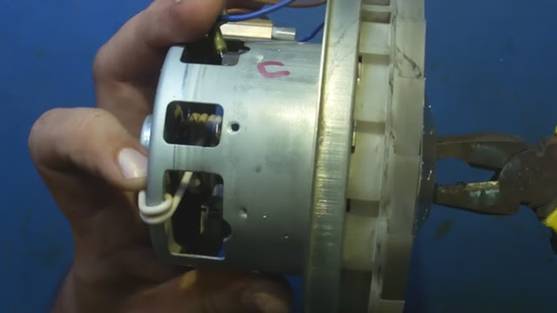  Демонтаж на двигателя