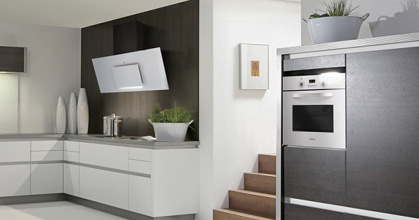  Бяла качулка