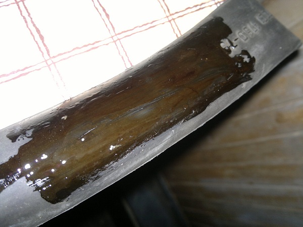  Залепва се лепило