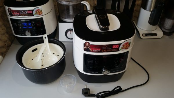  Кухненска печка с многофункционално управление REDMOND RMC-P350