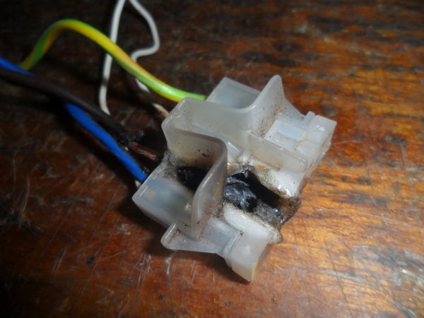  Изтеглени контакти от желязо