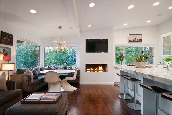  Телевизор в голямата кухня