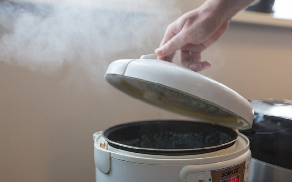  Отворете капака