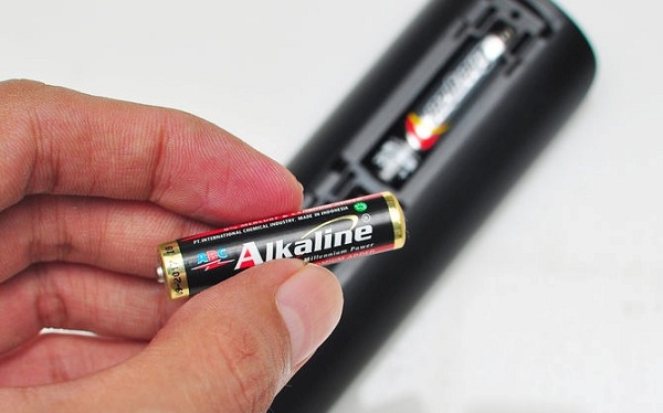  Батериите в устройството за дистанционно управление