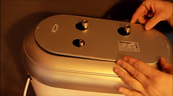  Инсталиране на долния капак