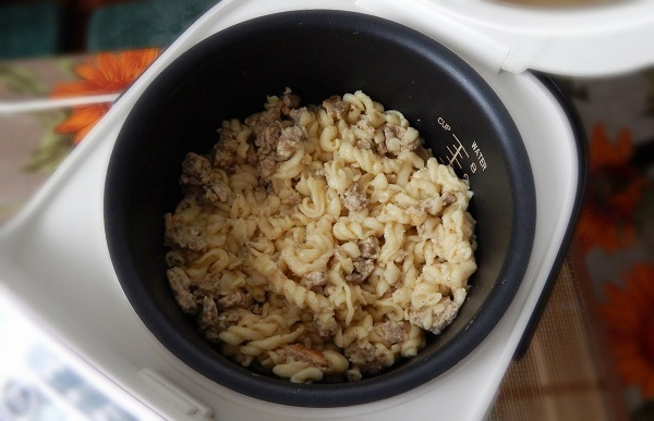  Макарони в многообразна форма