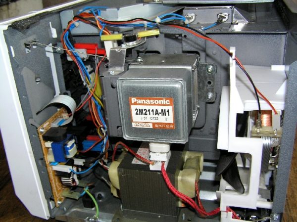  Магнетрон в микровълновата