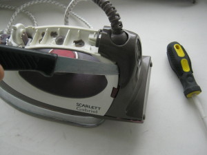  Премахване на горния и задния капак