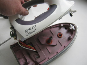  Премахване на горната част на ютията