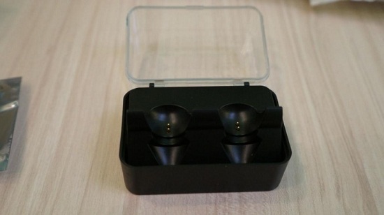 Зарядно устройство за слушалки