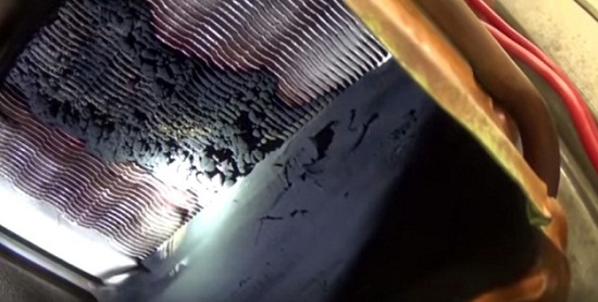  Сажди под колоната