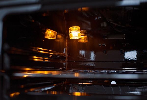  Светеща крушка във фурната