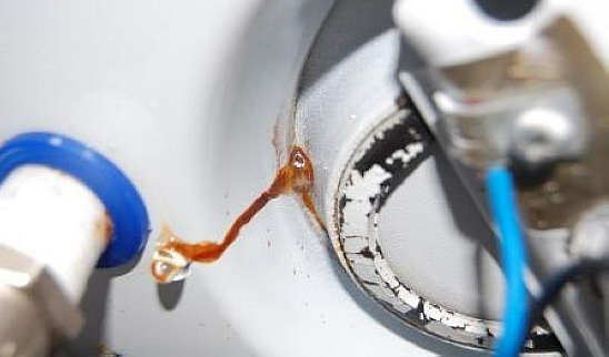  Капка вода от бойлера