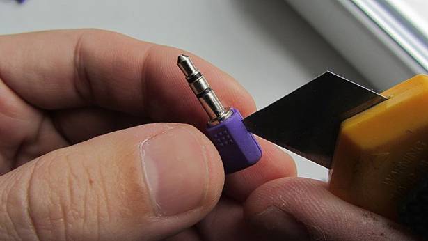  Изключване на щекера