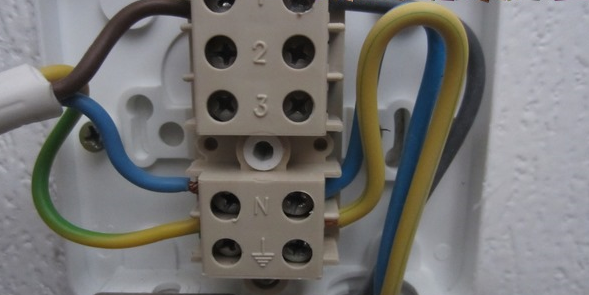  Свързване чрез жици