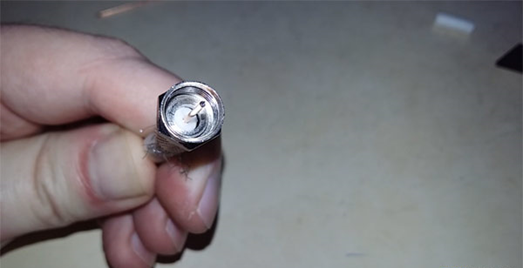  Свързване на F-конектор