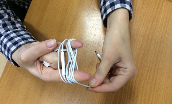  Начинът на свиване на слушалките