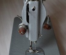  Ръчна шевна машина