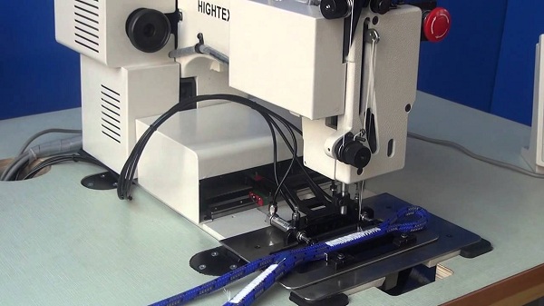  Промишлена шевна машина