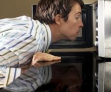  Как да премахнете миризмите от микровълновата фурна