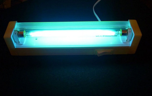  Кварцова лампа