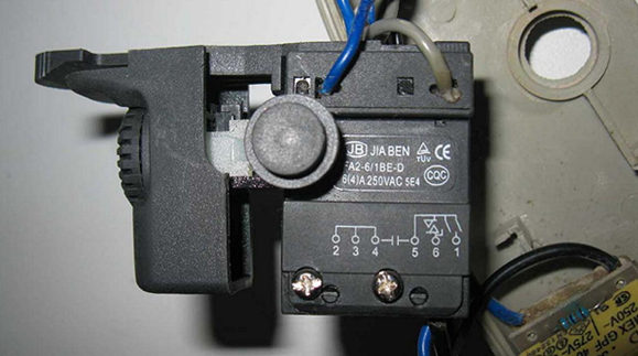  Бутон за пробиване