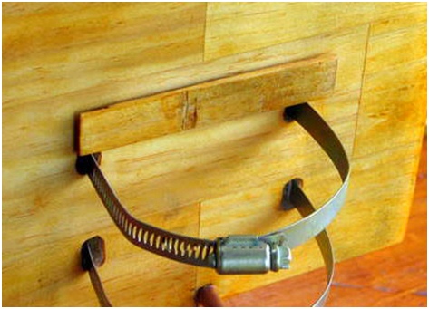  Прикрепете ламелите