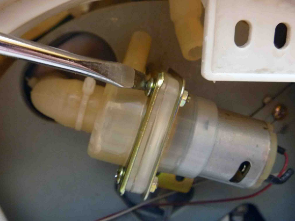  Развийте винтовете