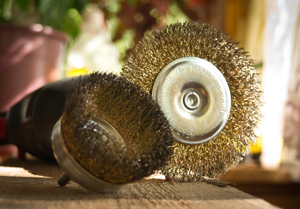  Пробийте четки