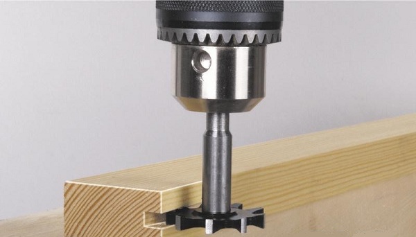  Пробийте малко