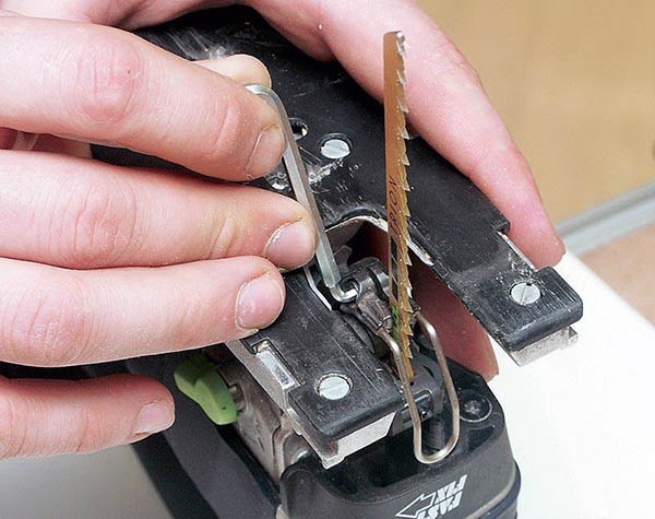  Смяна на триона в мозайката с винтова система