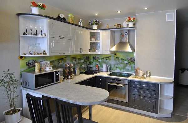 Микровълнова печка в кухнята