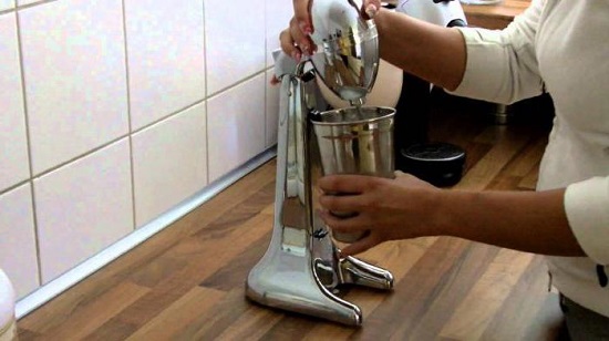  Смесител за боклук