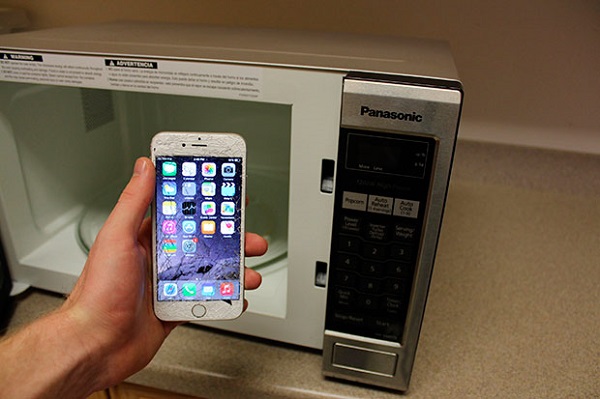 Микровълнова и телефон